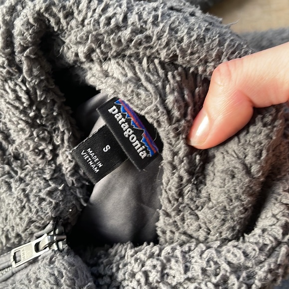 Patagonia grey full zip sweatshirt/ jacket - size small - Picture 4 of 4